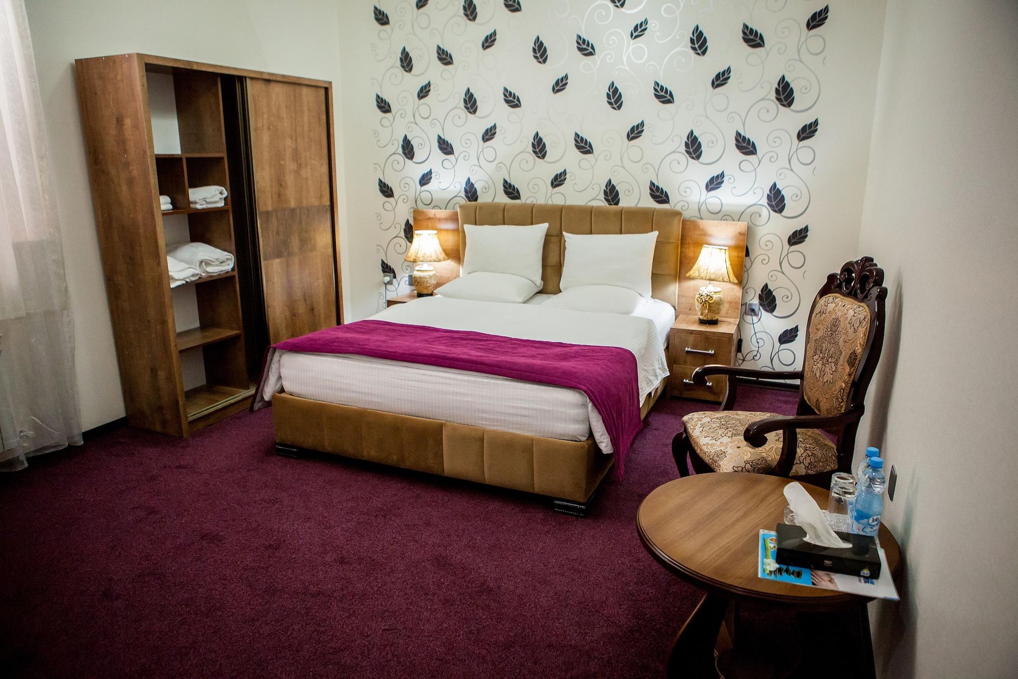 Issam Hotel & Spa Sheki Ngoại thất bức ảnh