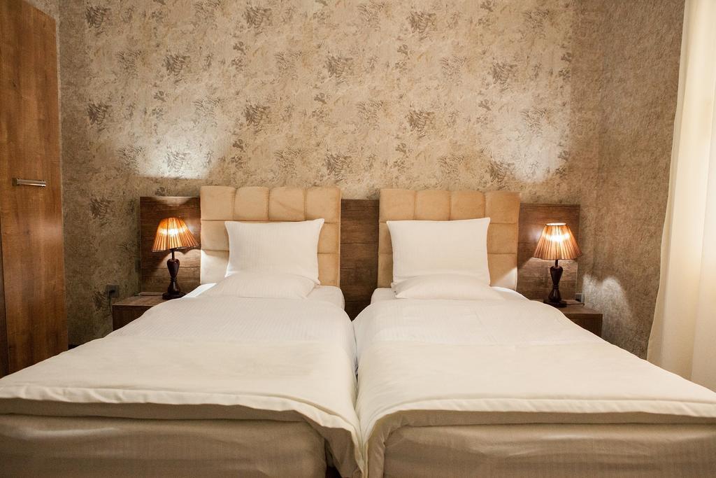 Issam Hotel & Spa Sheki Ngoại thất bức ảnh