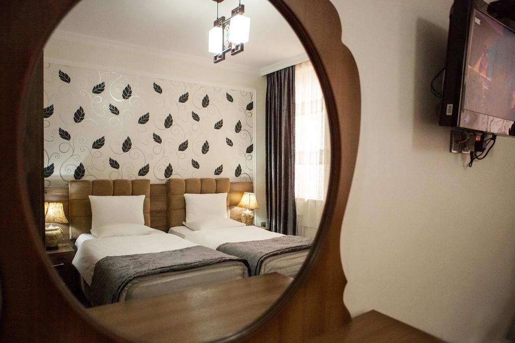 Issam Hotel & Spa Sheki Ngoại thất bức ảnh
