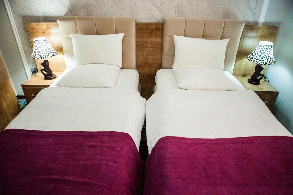Issam Hotel & Spa Sheki Ngoại thất bức ảnh