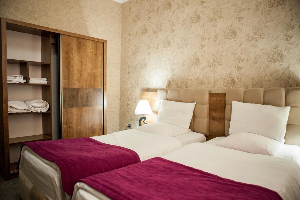 Issam Hotel & Spa Sheki Ngoại thất bức ảnh